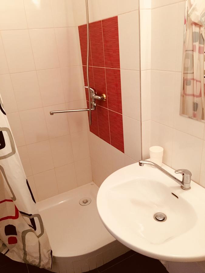 Hotel U Cerneho Orla Kostelec nad Černými Lesy Dış mekan fotoğraf